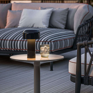 FLOS Bellhop Unplugged LED-Akkuleuchte