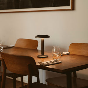 FLOS Gustave Residential LED-Akkuleuchte