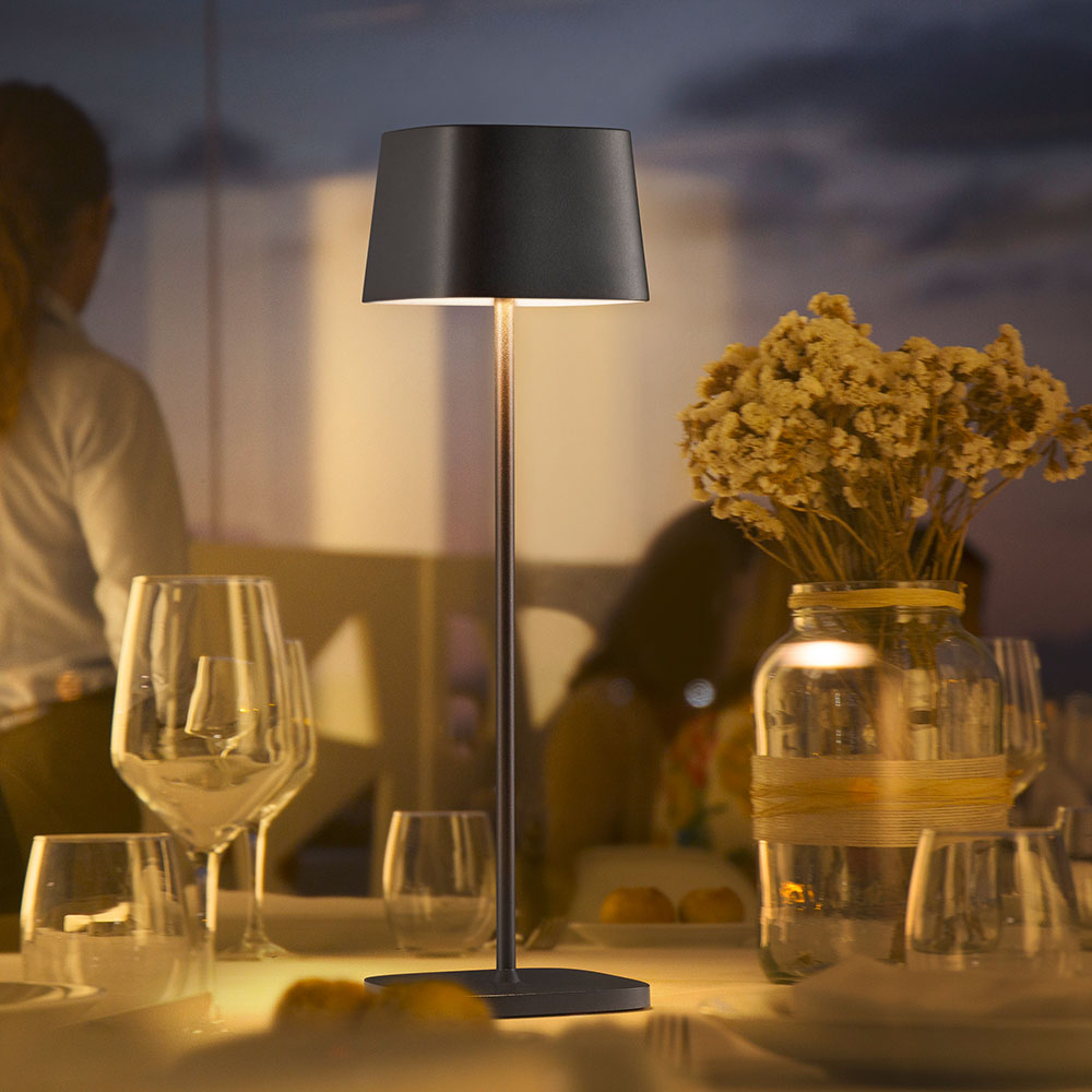 Helestra Kori 19/2100 LED-Tischleuchte mit Akku