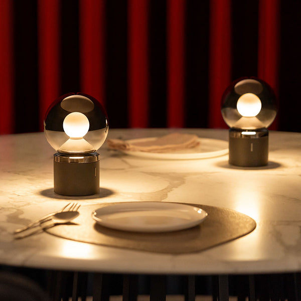 Occhio Luna pura LED-Akkuleuchte