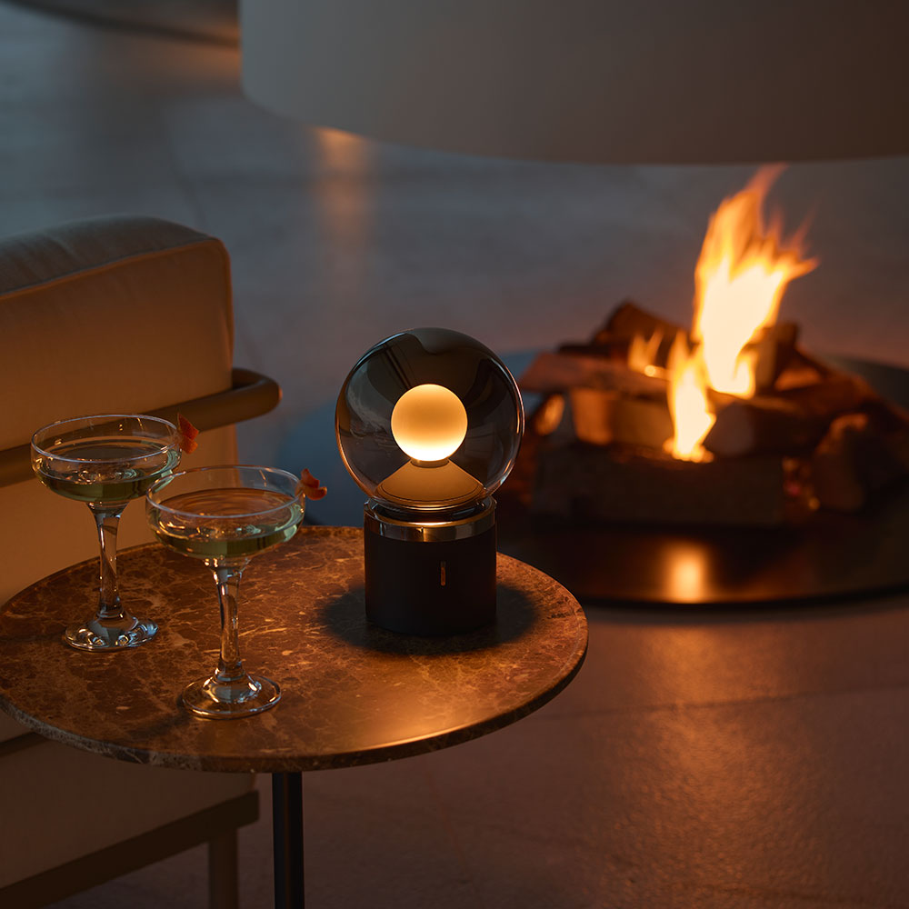 Occhio Luna pura LED-Akkuleuchte