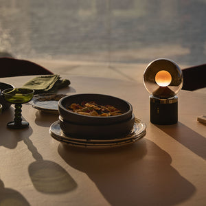 Occhio Luna pura LED-Akkuleuchte