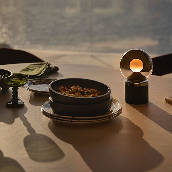 Occhio Luna pura LED-Akkuleuchte