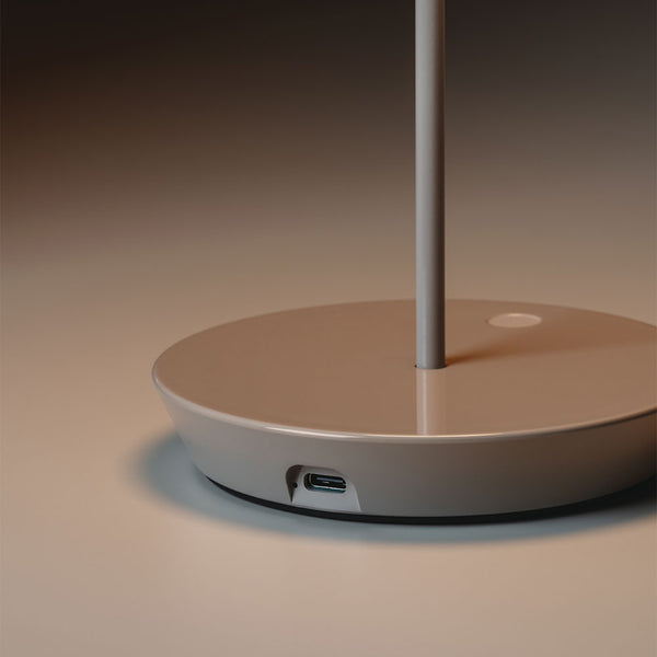 Vibia Mayfair Mini 5495 LED-Tischleuchte mit Akku