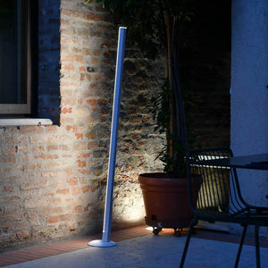 Zafferano Standfuß mit Ladestation zu Pencil LED-Akkuleuchte