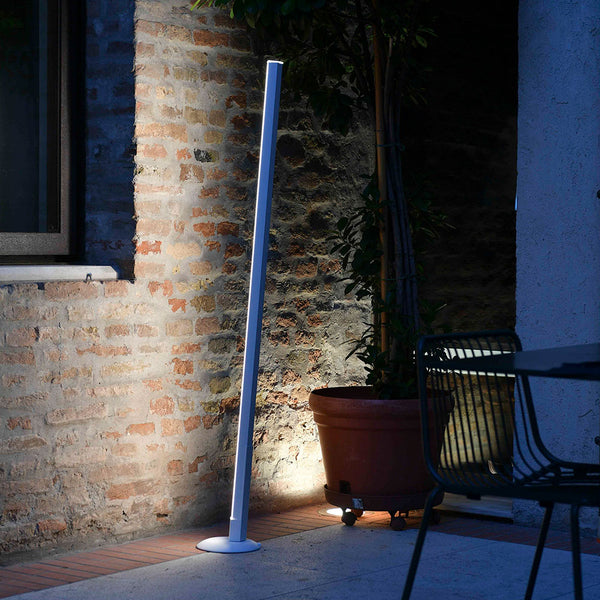 Zafferano Standfuß mit Ladestation zu Pencil LED-Akkuleuchte